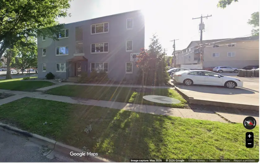 Room photo, 1002 W Springfield Ave, Urbana, IL 61801