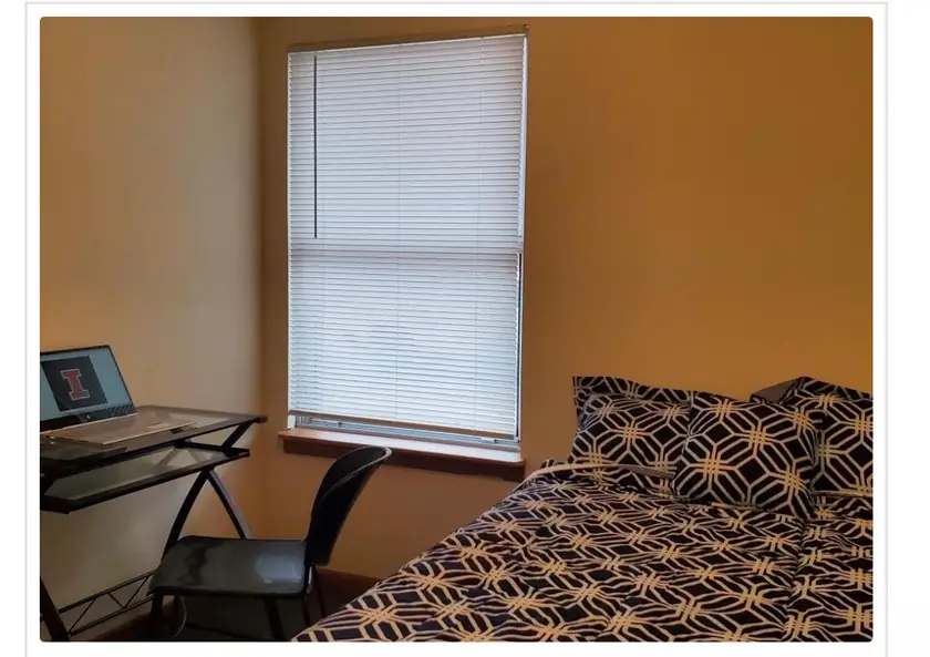 Private room at 705 S 1st St, Champaign, IL 61820, photo 5 of 6