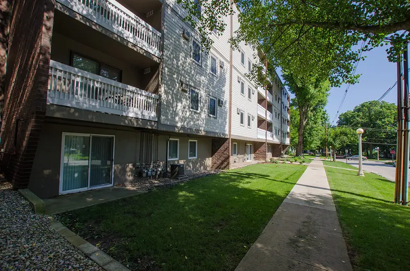Room photo, 505 S Busey Ave, Urbana, IL 61801