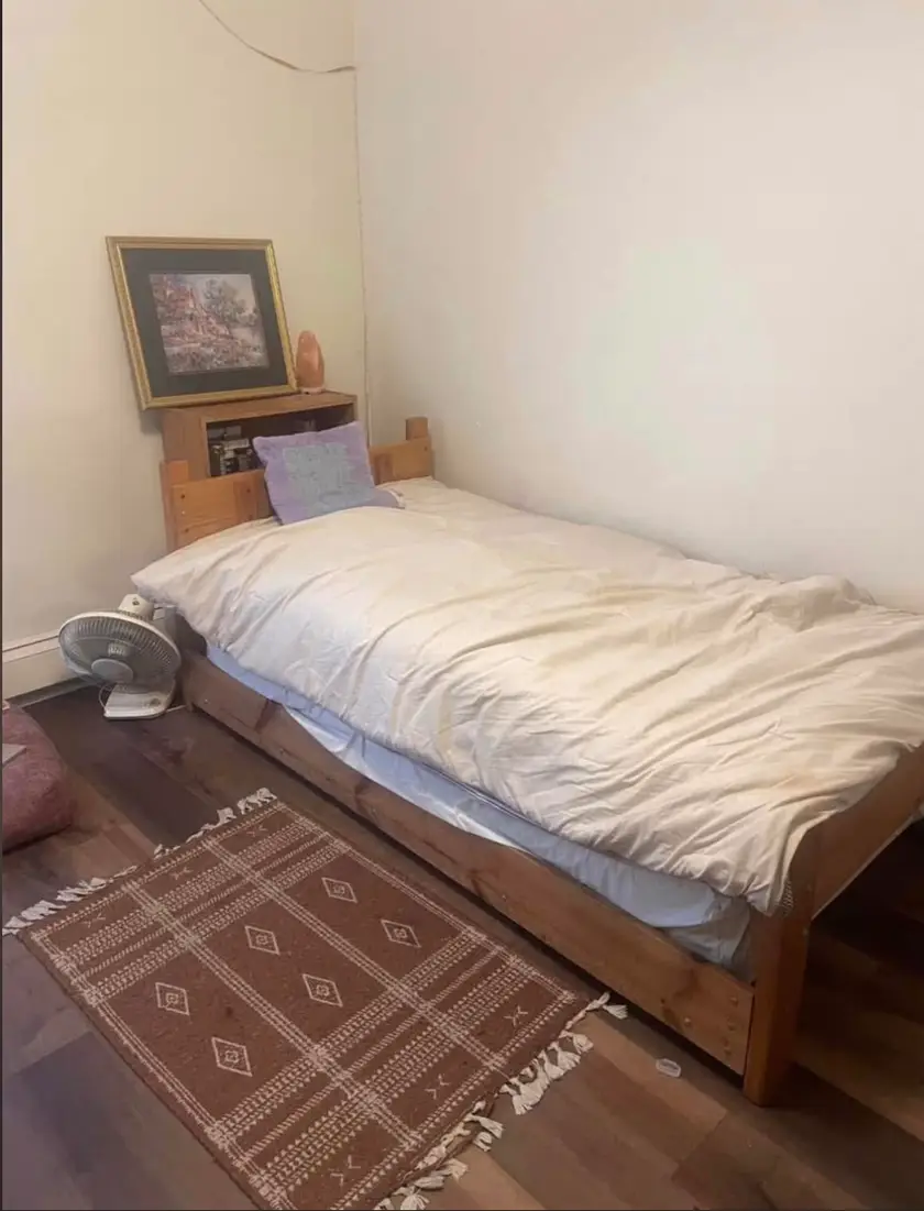 Room photo, 705 W Green St, Champaign, IL 61820