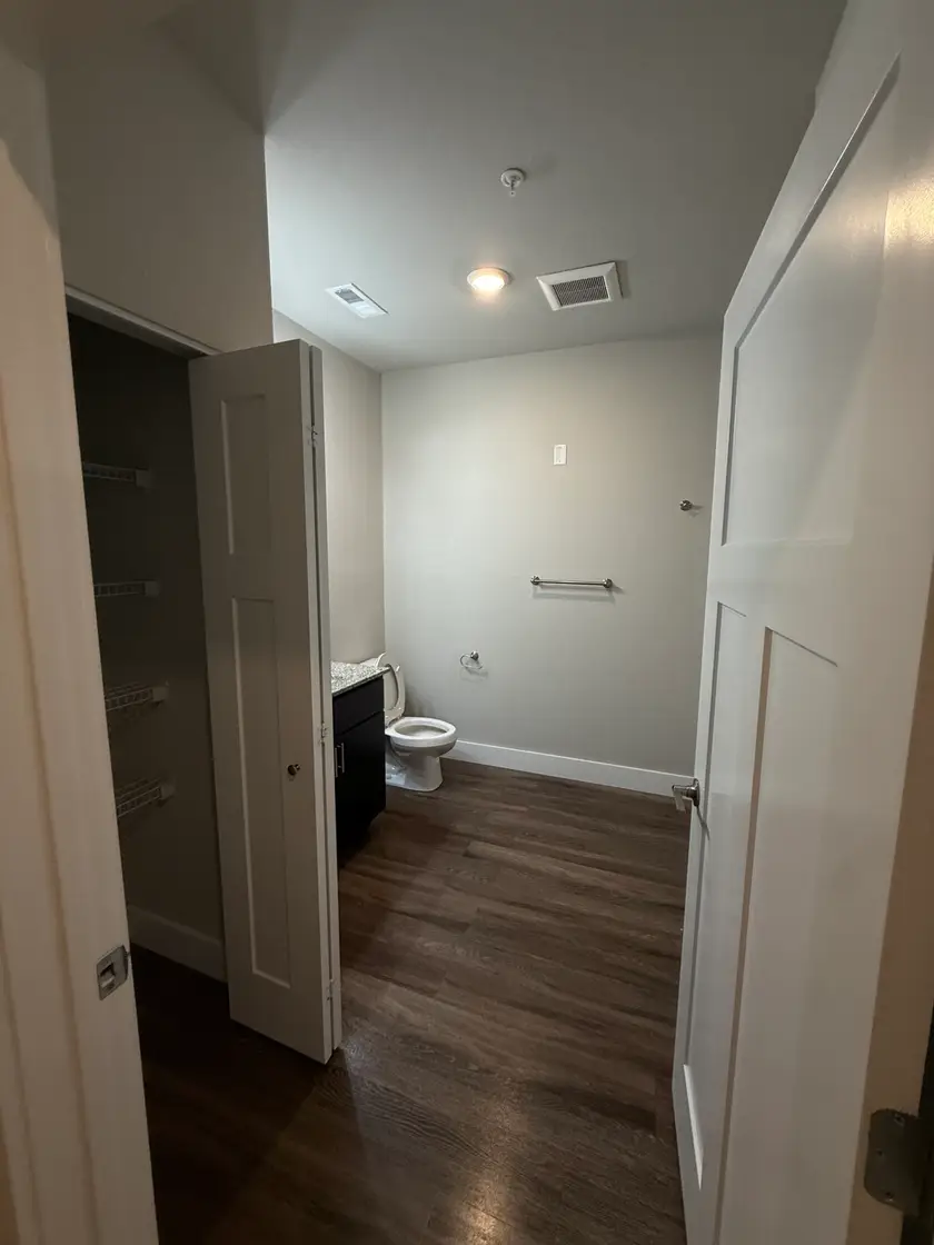 Private room at 32 E Green St, Champaign, IL 61820, photo 5 of 6