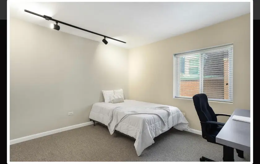Room photo, 902 S Lincoln Ave, Urbana, IL 61801