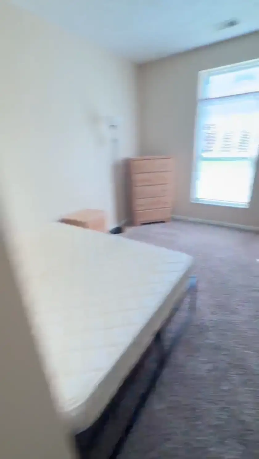 Private room at 1901 N Lincoln Ave, Urbana, IL 61801, photo 2 of 6