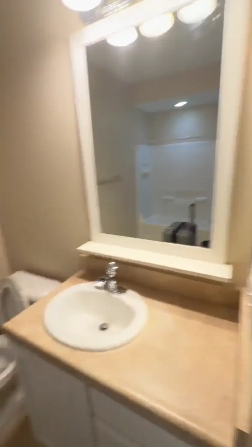Private room at 1901 N Lincoln Ave, Urbana, IL 61801, photo 4 of 6
