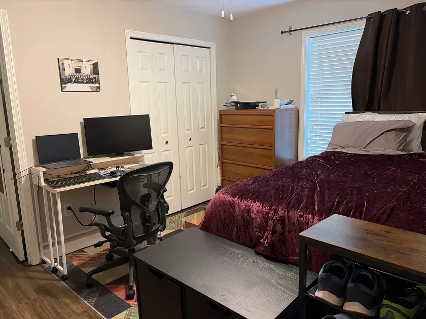 Room photo, 601 Fairview Ave, Urbana, IL 61801